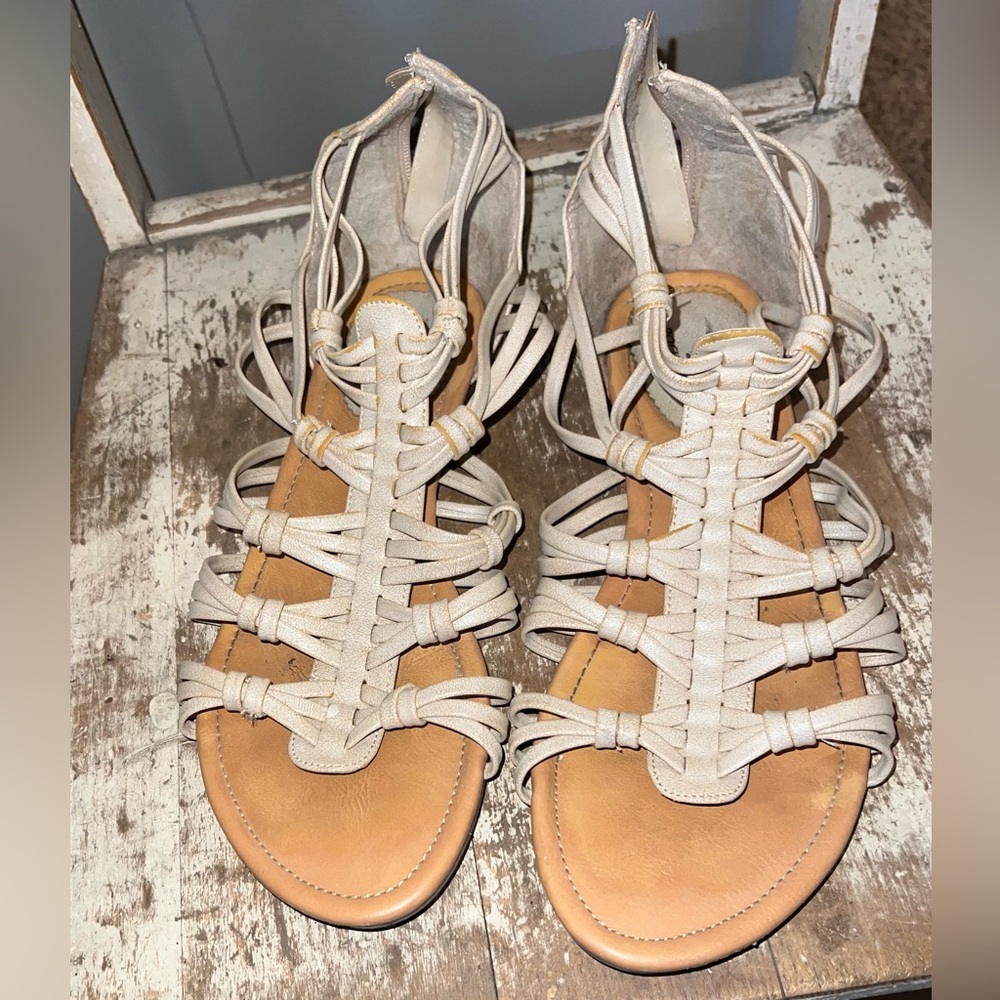 Rocket Dog Sandals Size 9
